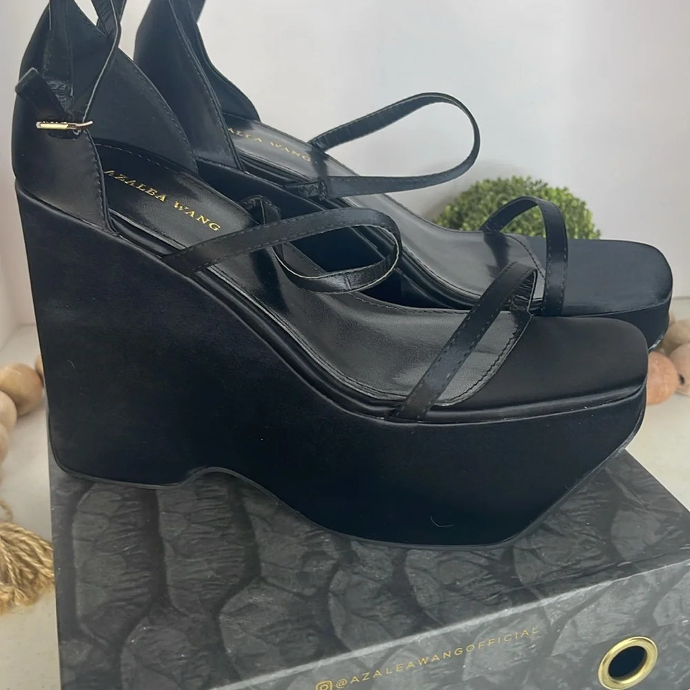 AZALEA WANG TOUCH THE SKY WEDGE SANDAL IN Black Sz 9 - Picture 8 of 9
